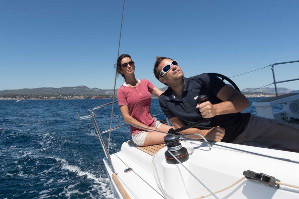 Beneteau Oceanis 38.1 helm