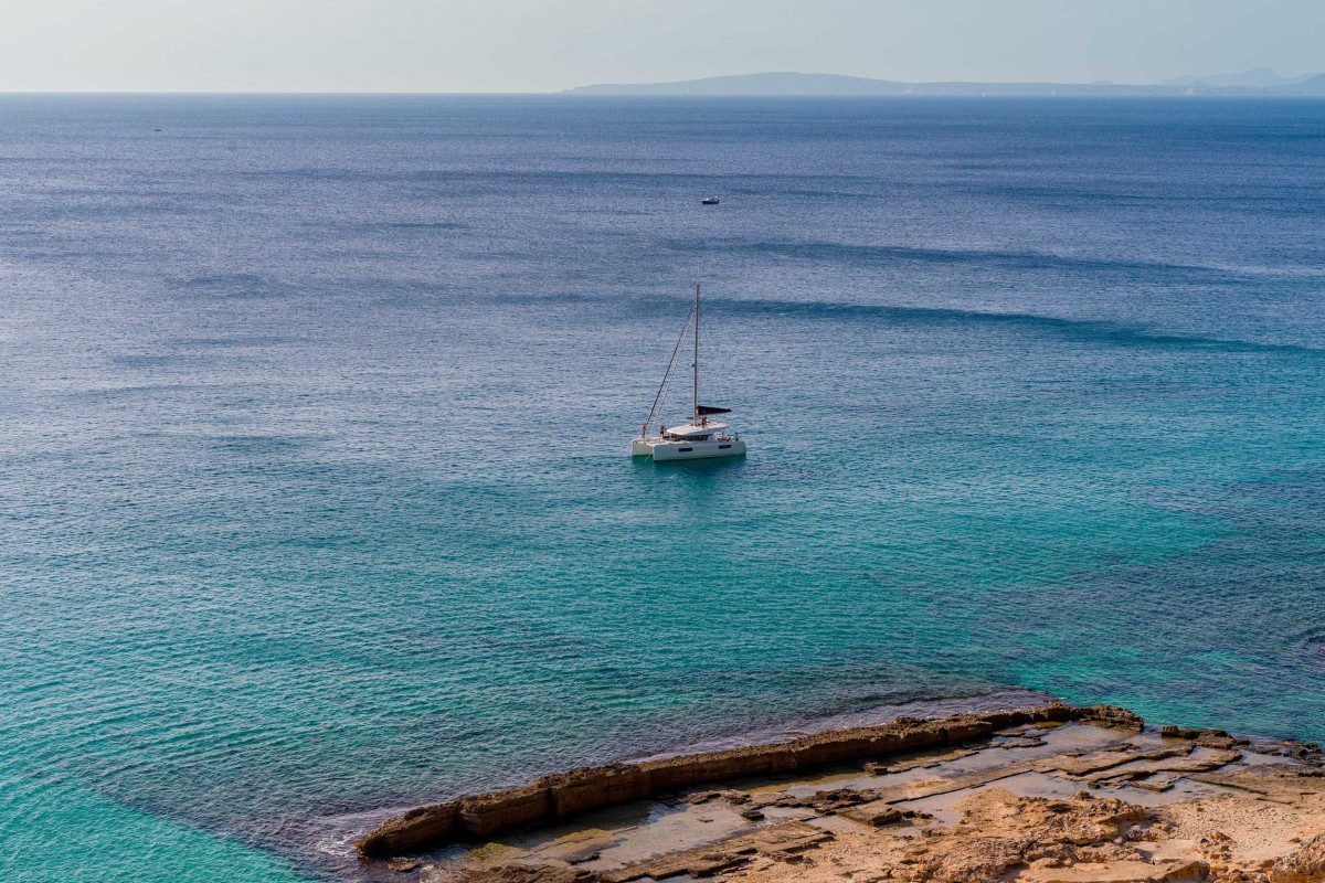 Lagoon 40 at anchor