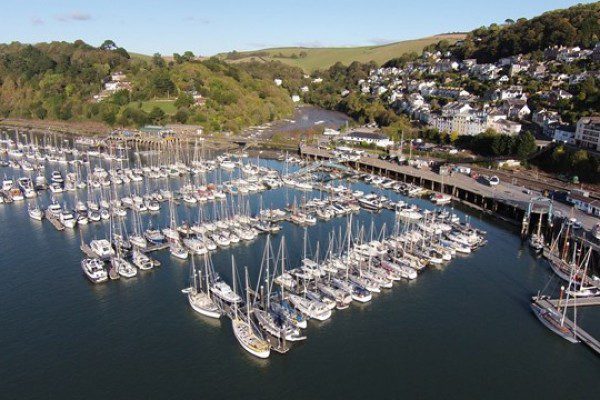 Dartmouth Marina - Dartmouth cruising Guide - Ancasta