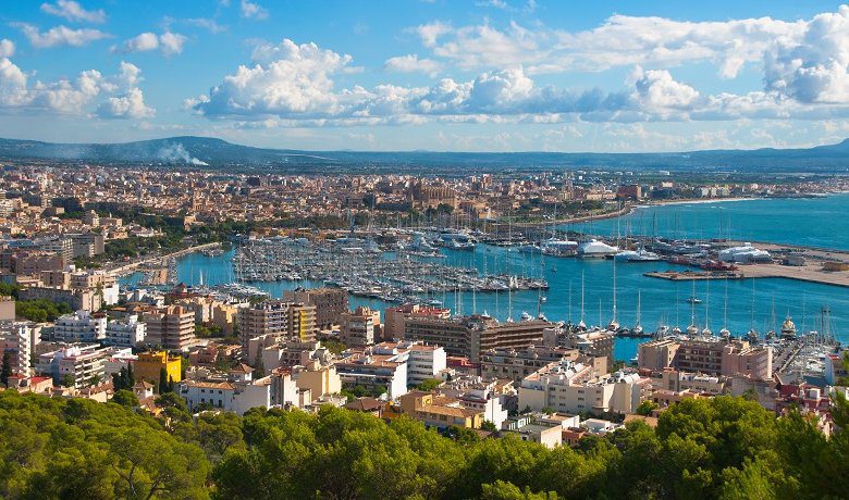 Palma_de_Mallorca_marina_and_coastline