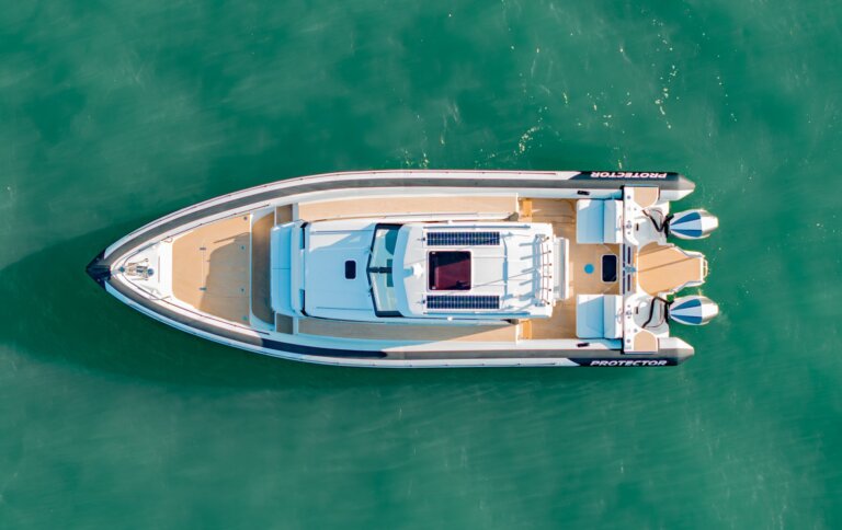 Protector Targa 380 - Solar Panels