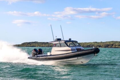 Protector R Edition -targa-330-at-sea-r-edition