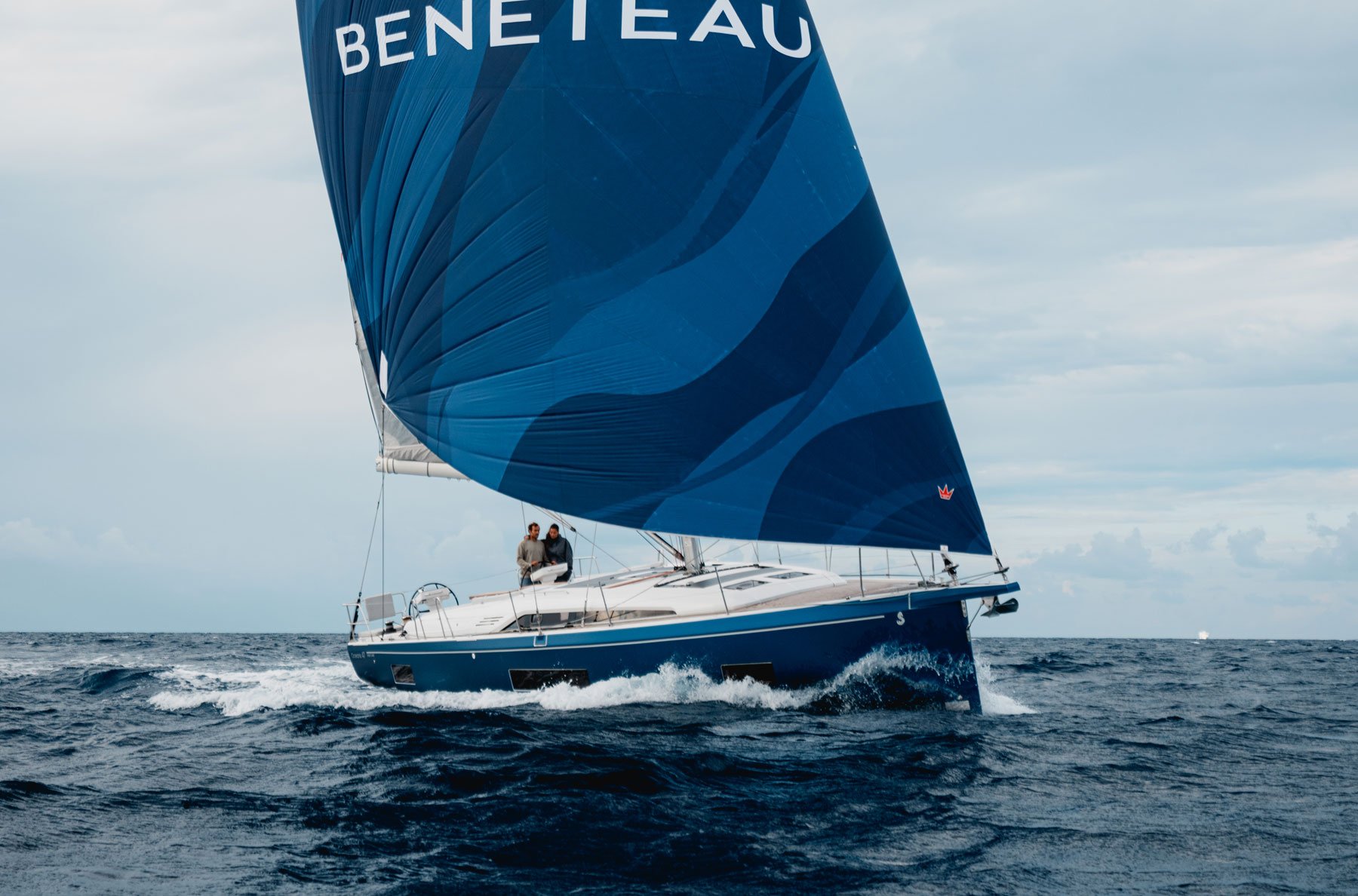 OCEANIS 47 lead